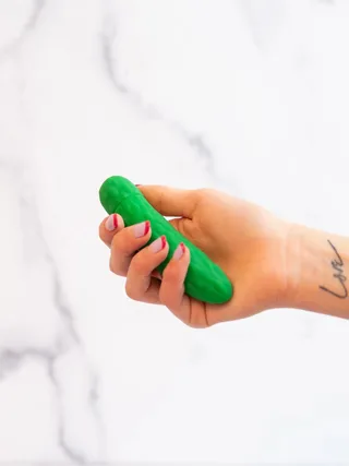 Emojibator : Pickle